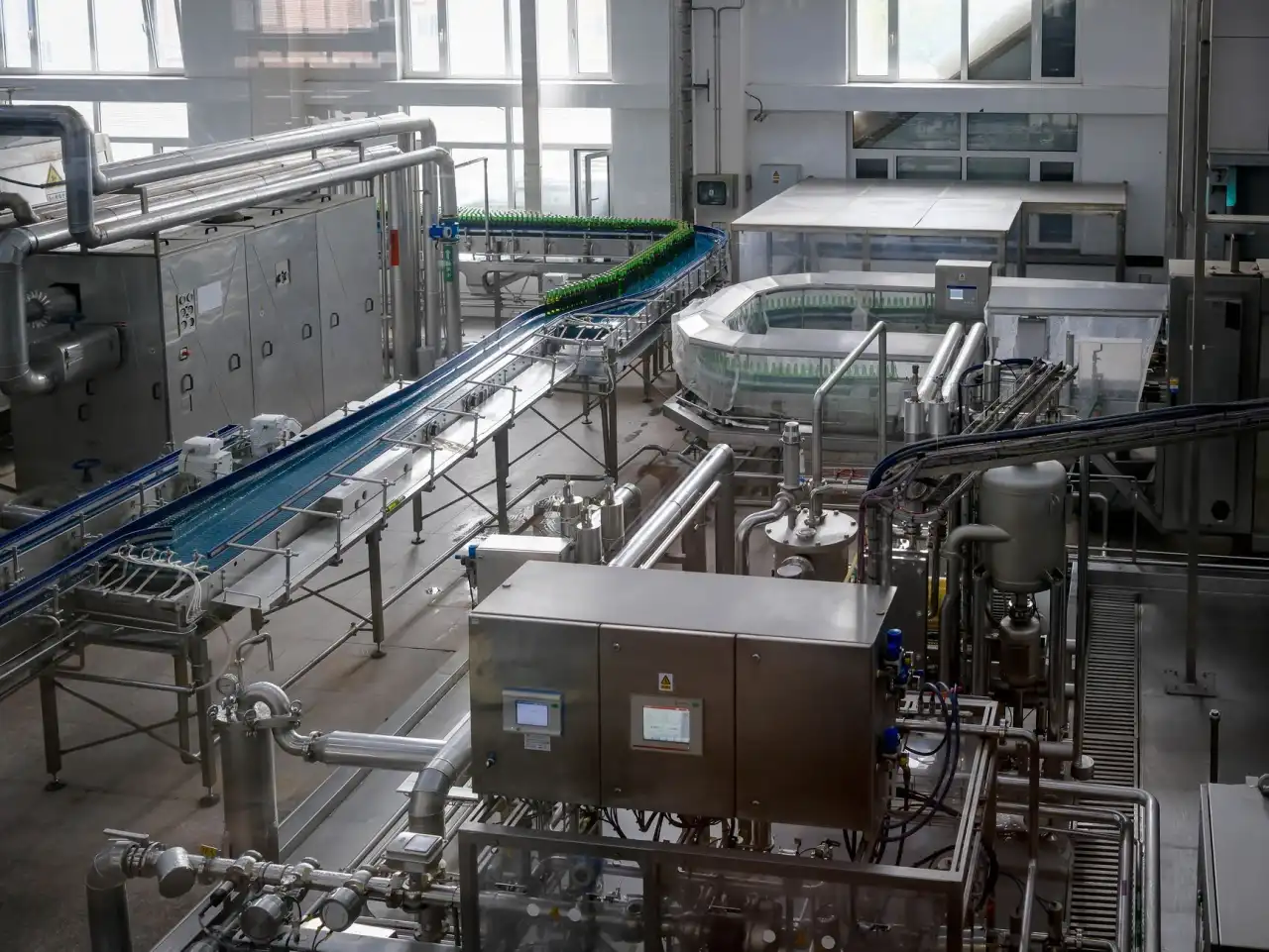 华南地区工控机选型要点:从硬件配置到环境适应性分析